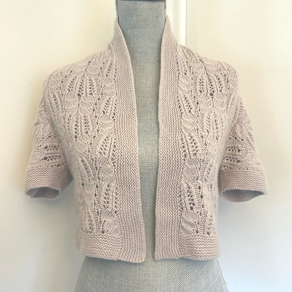Elegant Cashmere Lace Knit Sweater - Picture 4 of 11